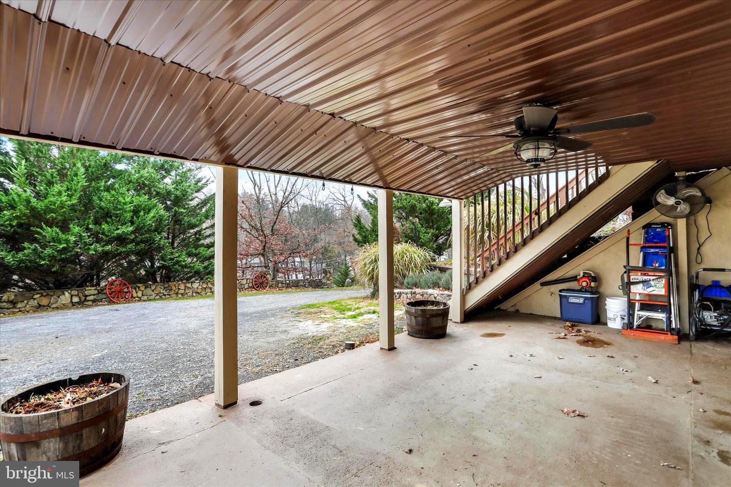 571 Martinsburg Road photo 5