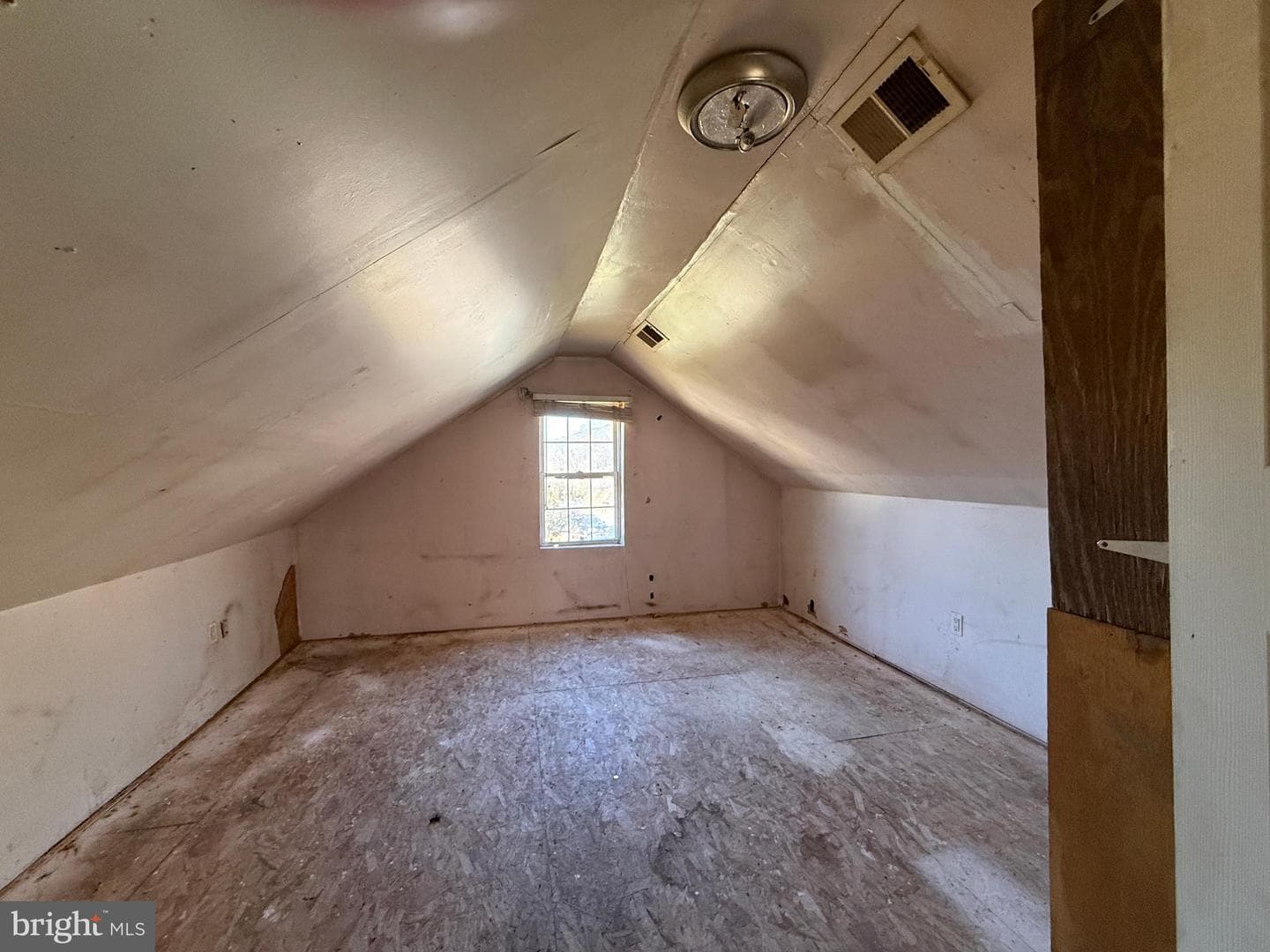 558 Martinsburg Road photo 16