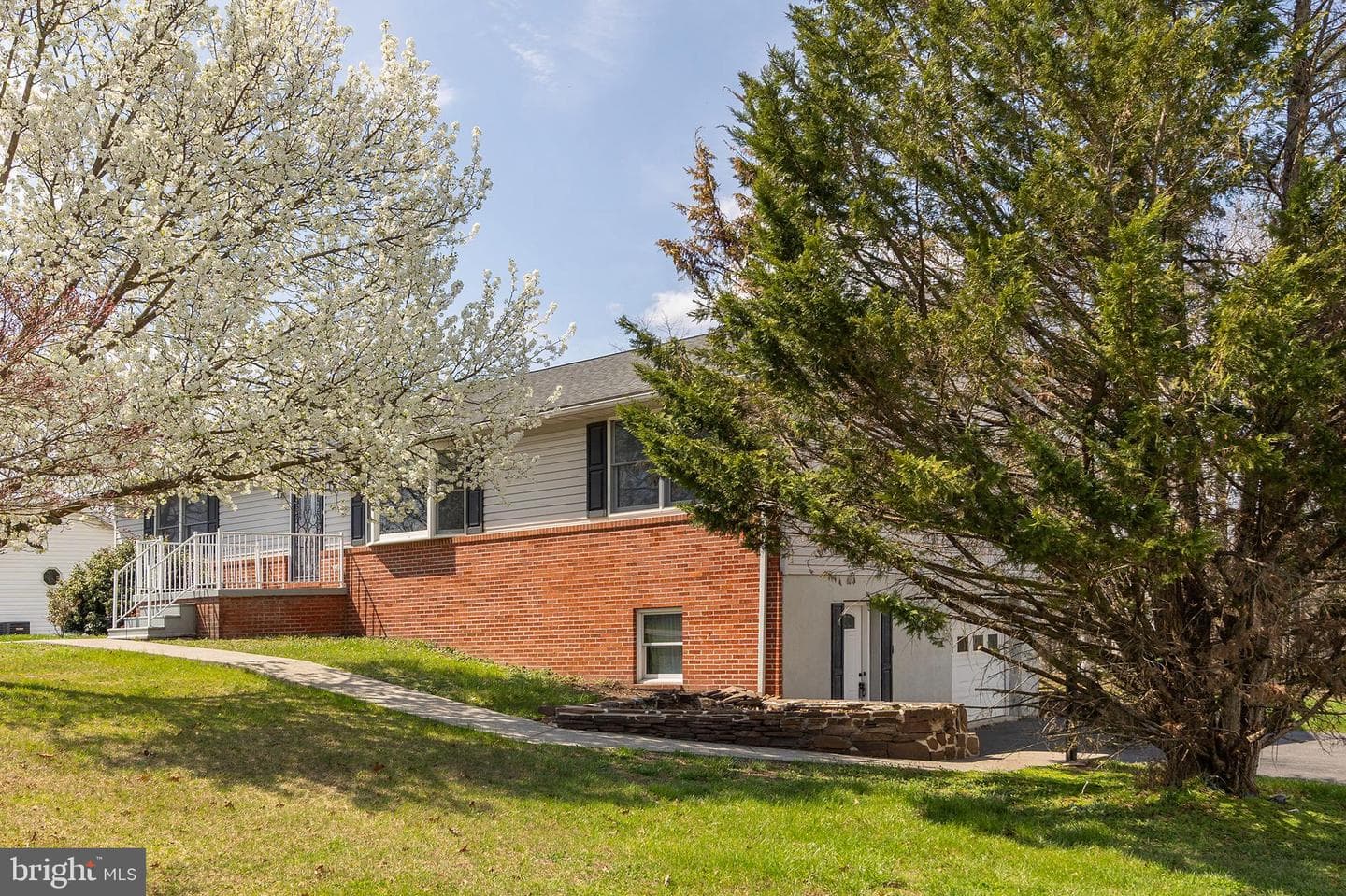 25 Nelson Lane photo 40