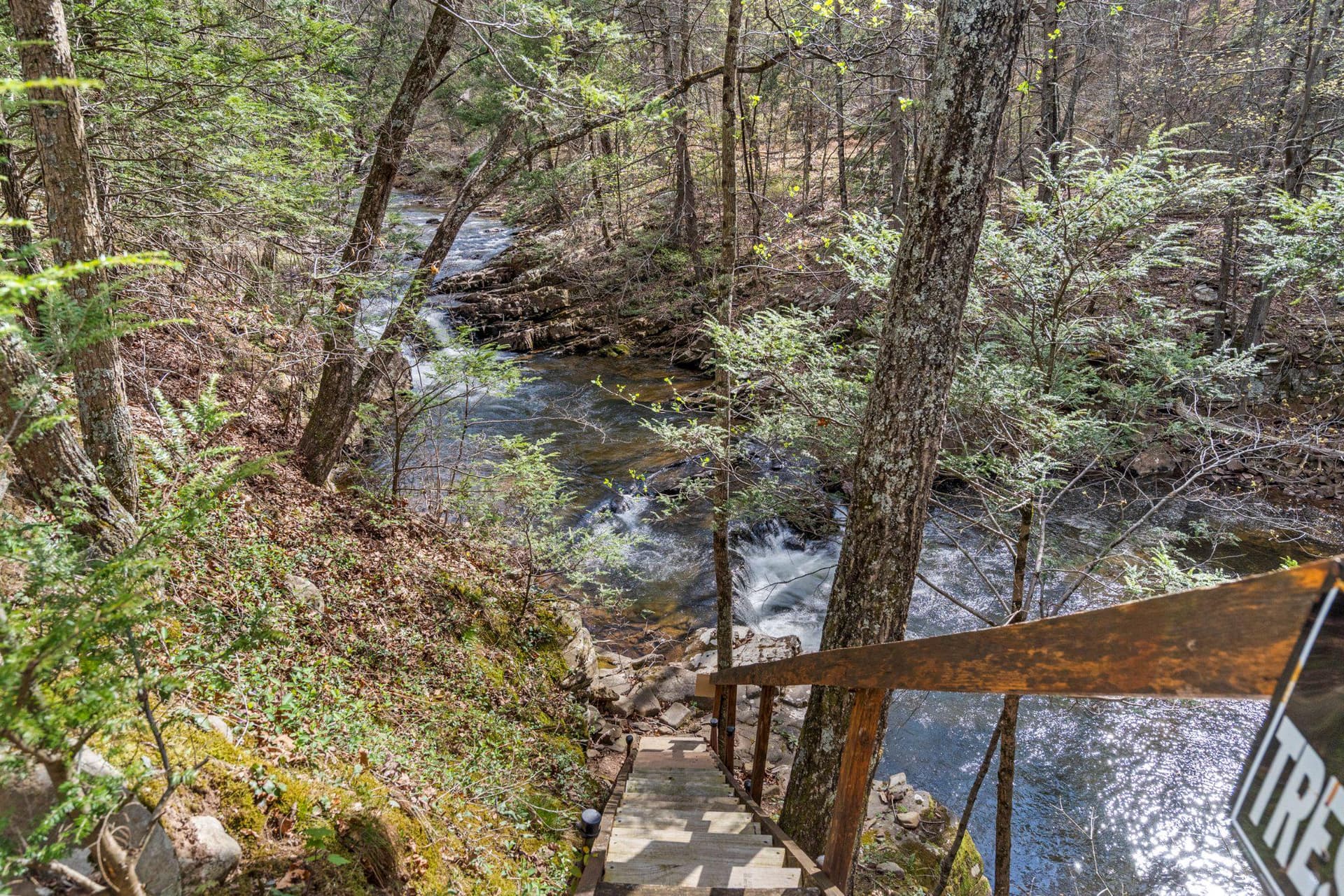 466 Ironmine Lane photo 3