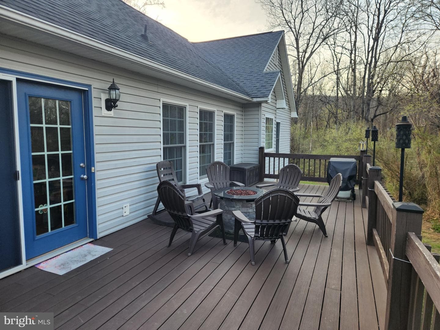 81 Cannon Drive photo 2