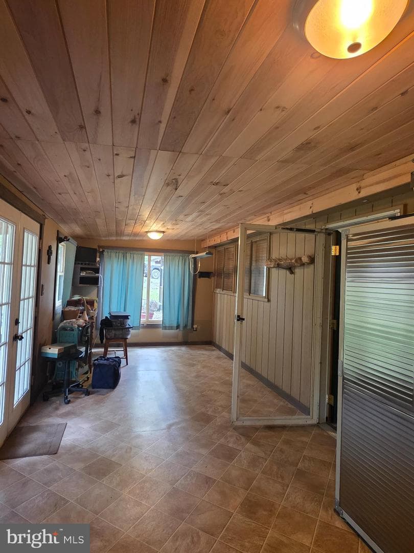 237 Redbud Ln photo 32
