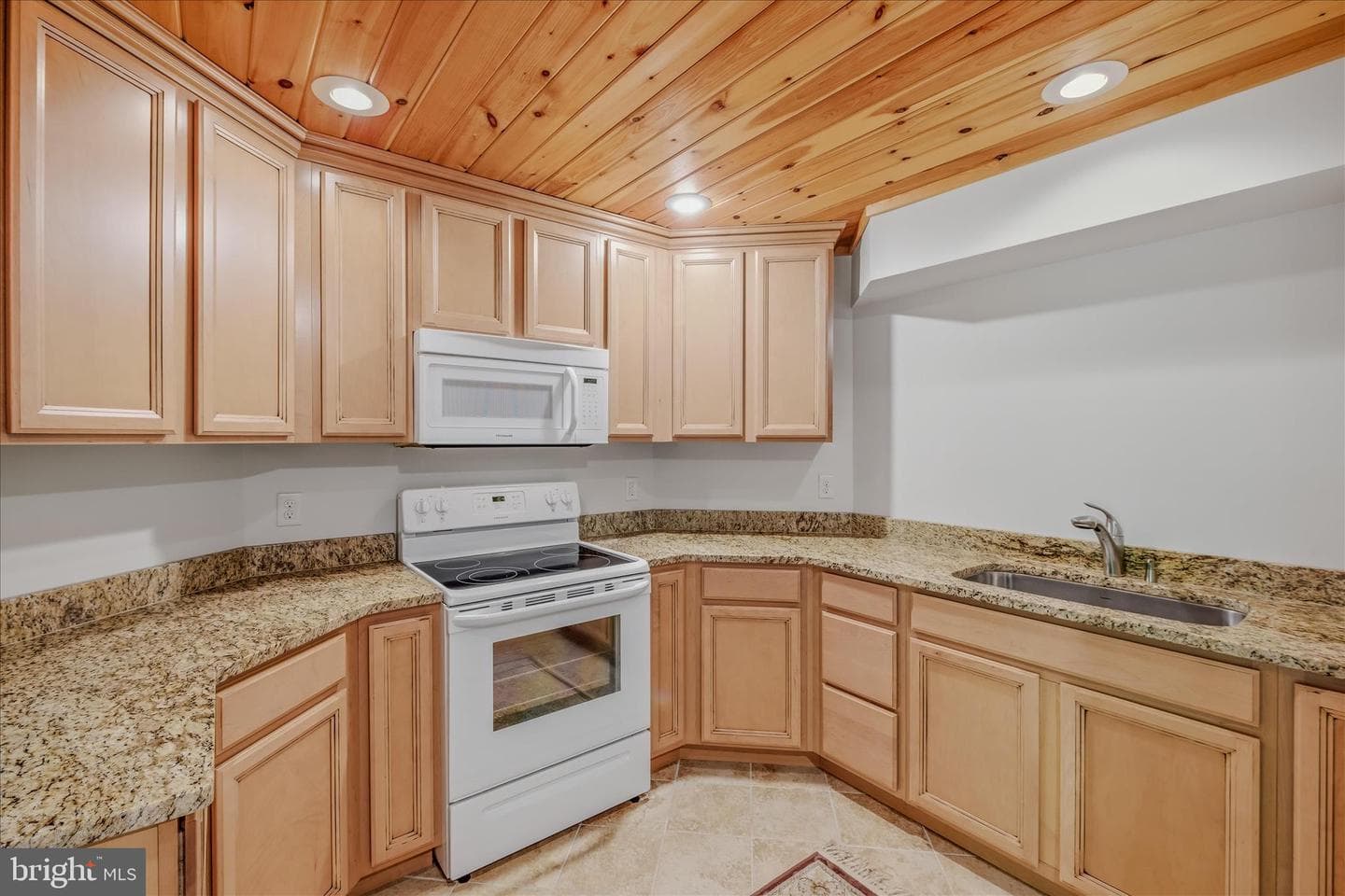 110 Montevideo Road photo 42
