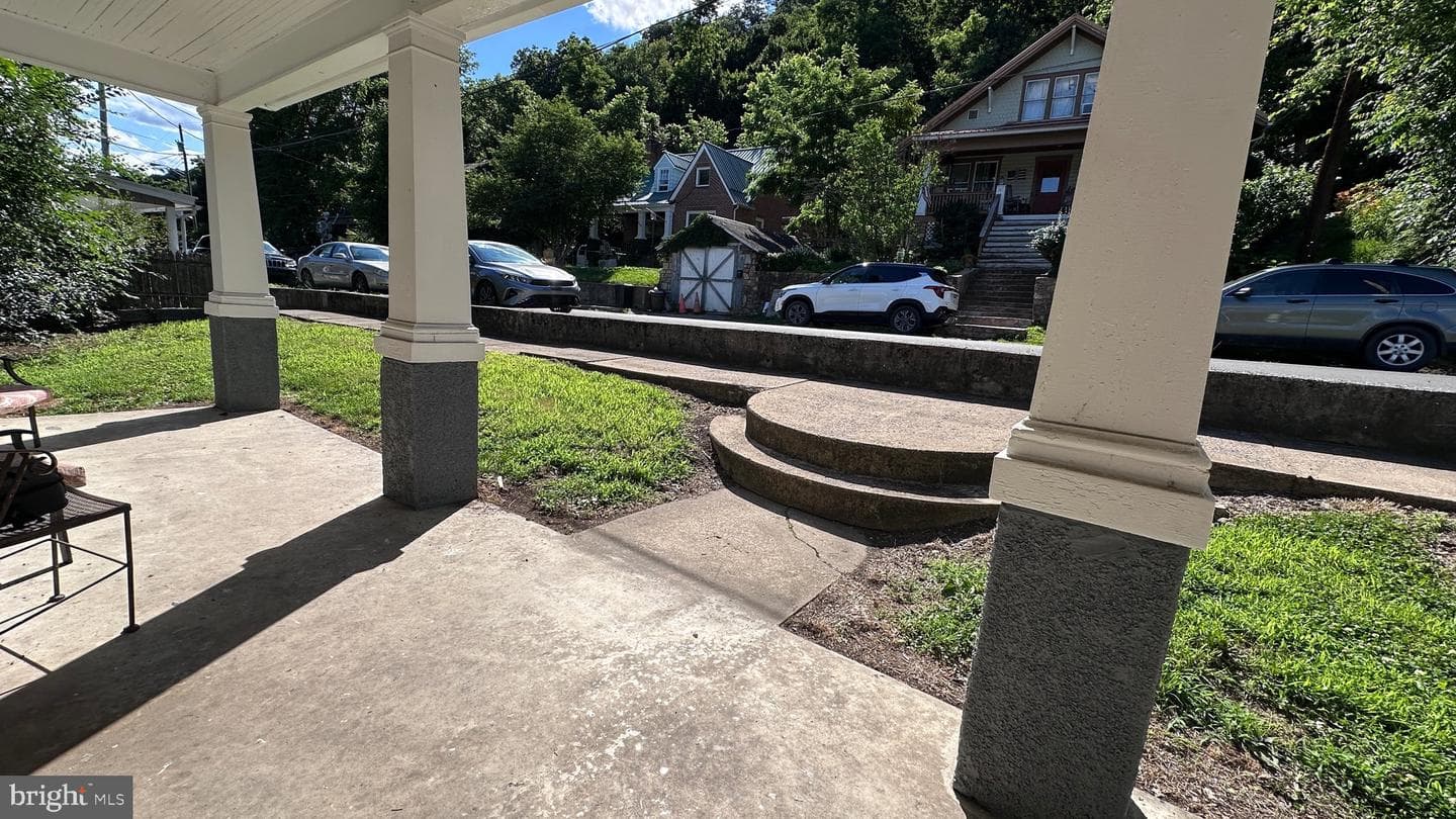 364 Wilkes Street photo 38