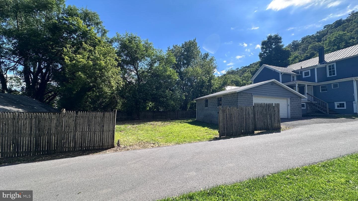 364 Wilkes Street photo 41