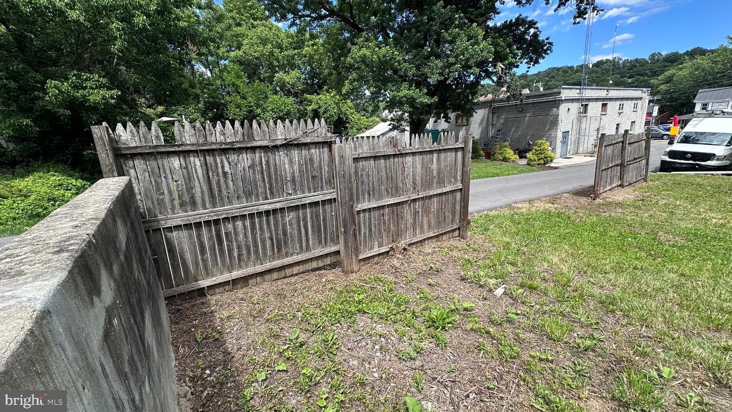 364 Wilkes Street photo 42