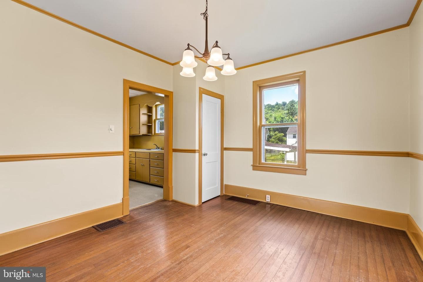 308 S Green Street photo 16