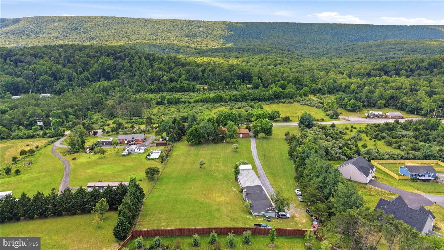 9581 Valley Road photo 68