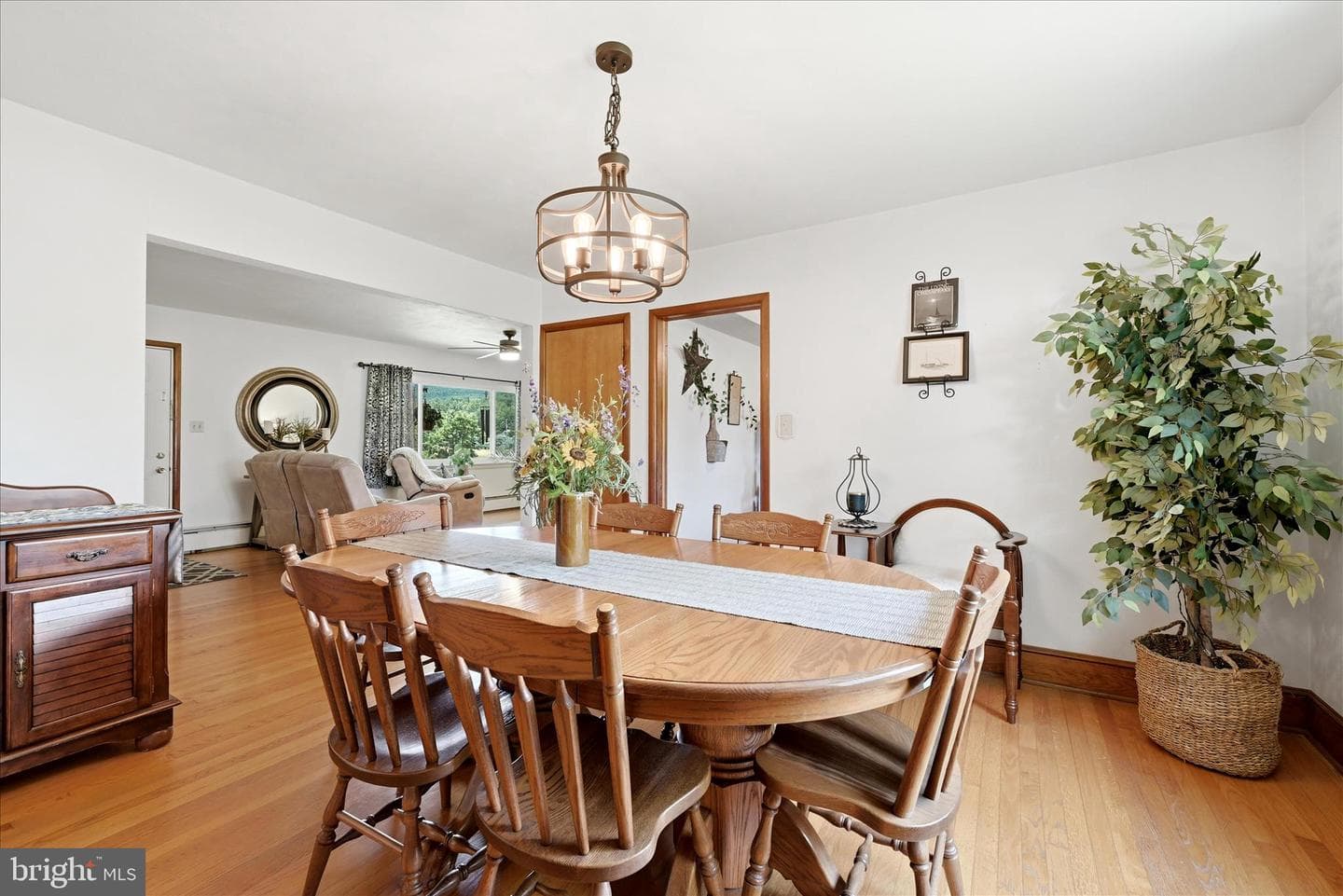 9581 Valley Road photo 8