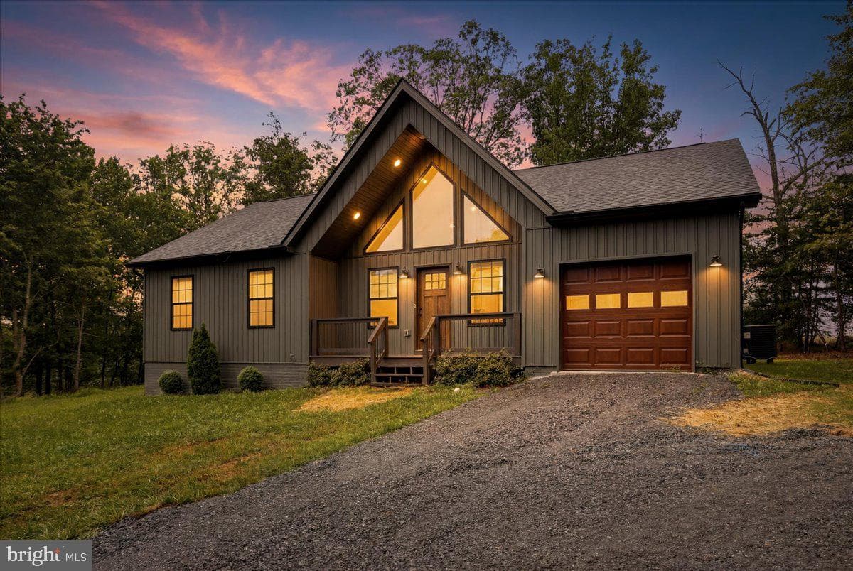 124 Medford Lane, Berkeley Springs