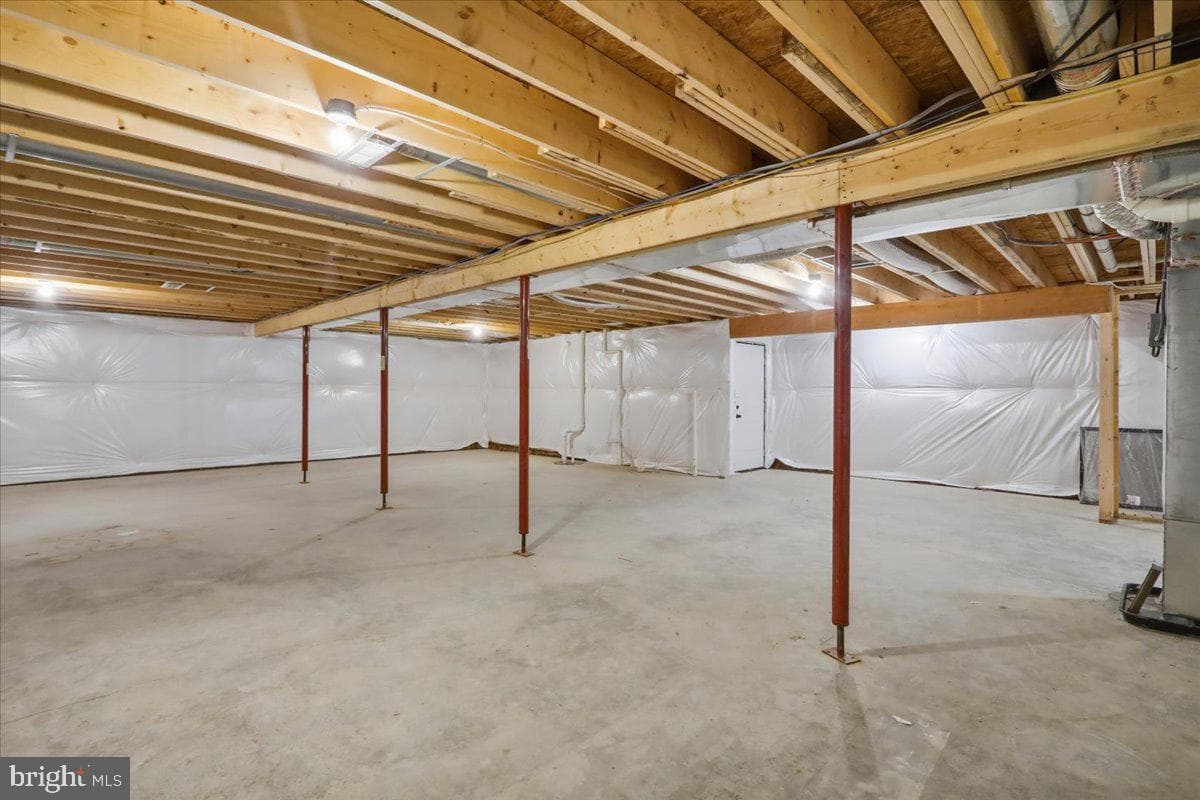 124 Medford Lane photo 31