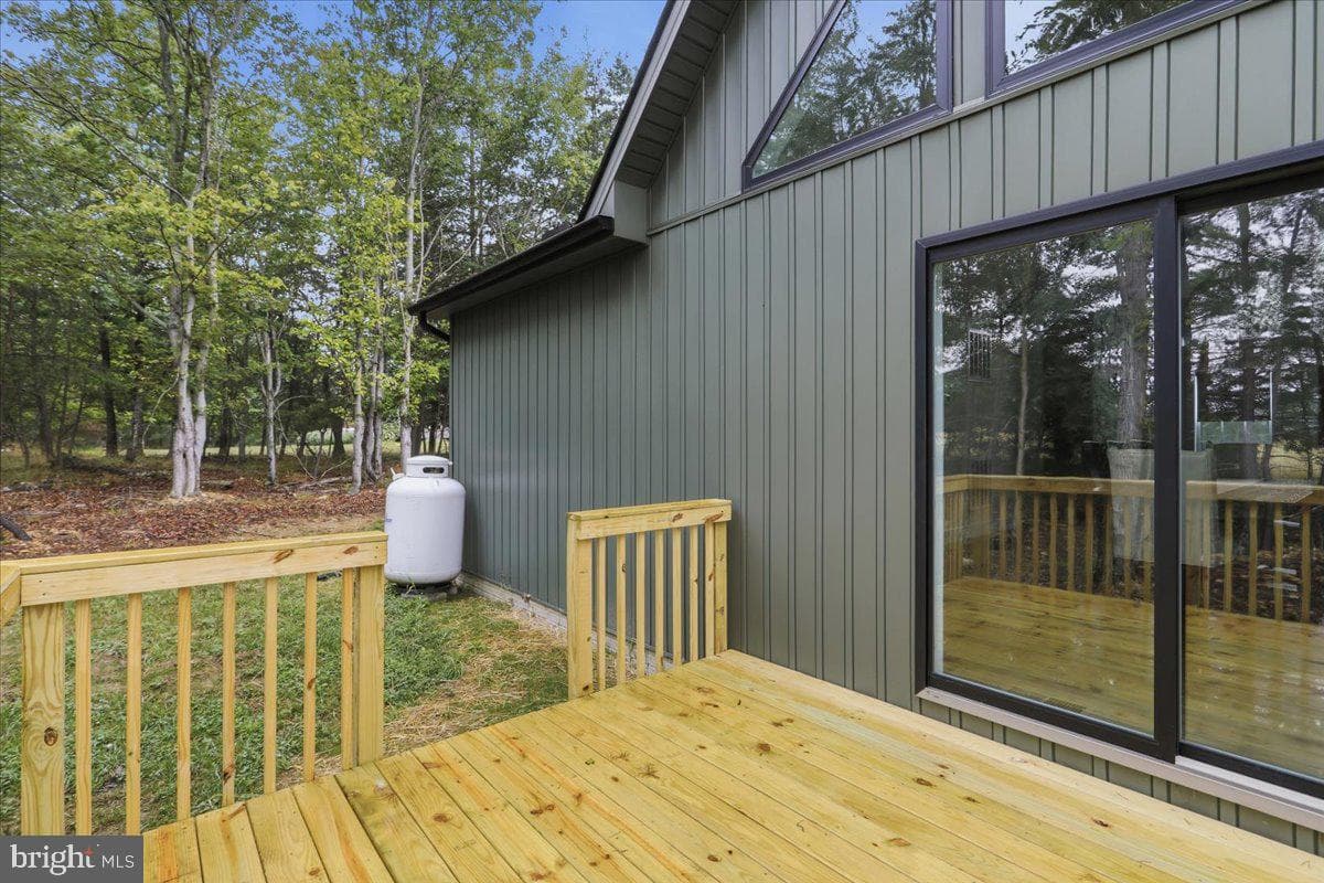 124 Medford Lane photo 38