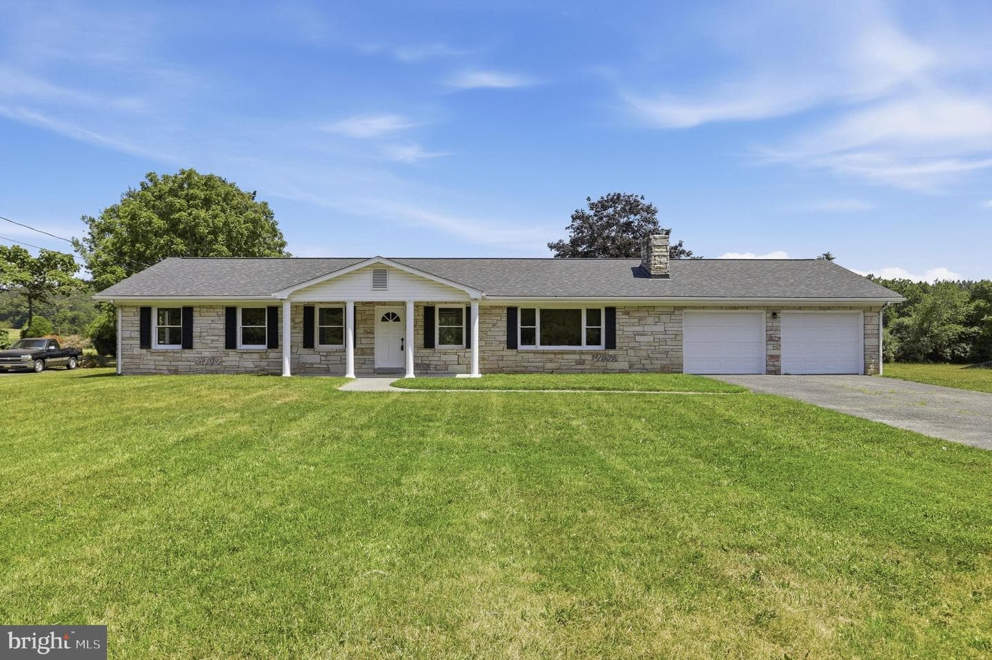 11195 Valley Road, Berkeley Springs