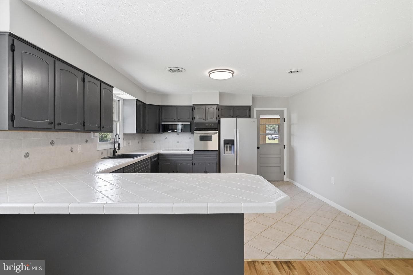 11195 Valley Road photo 10