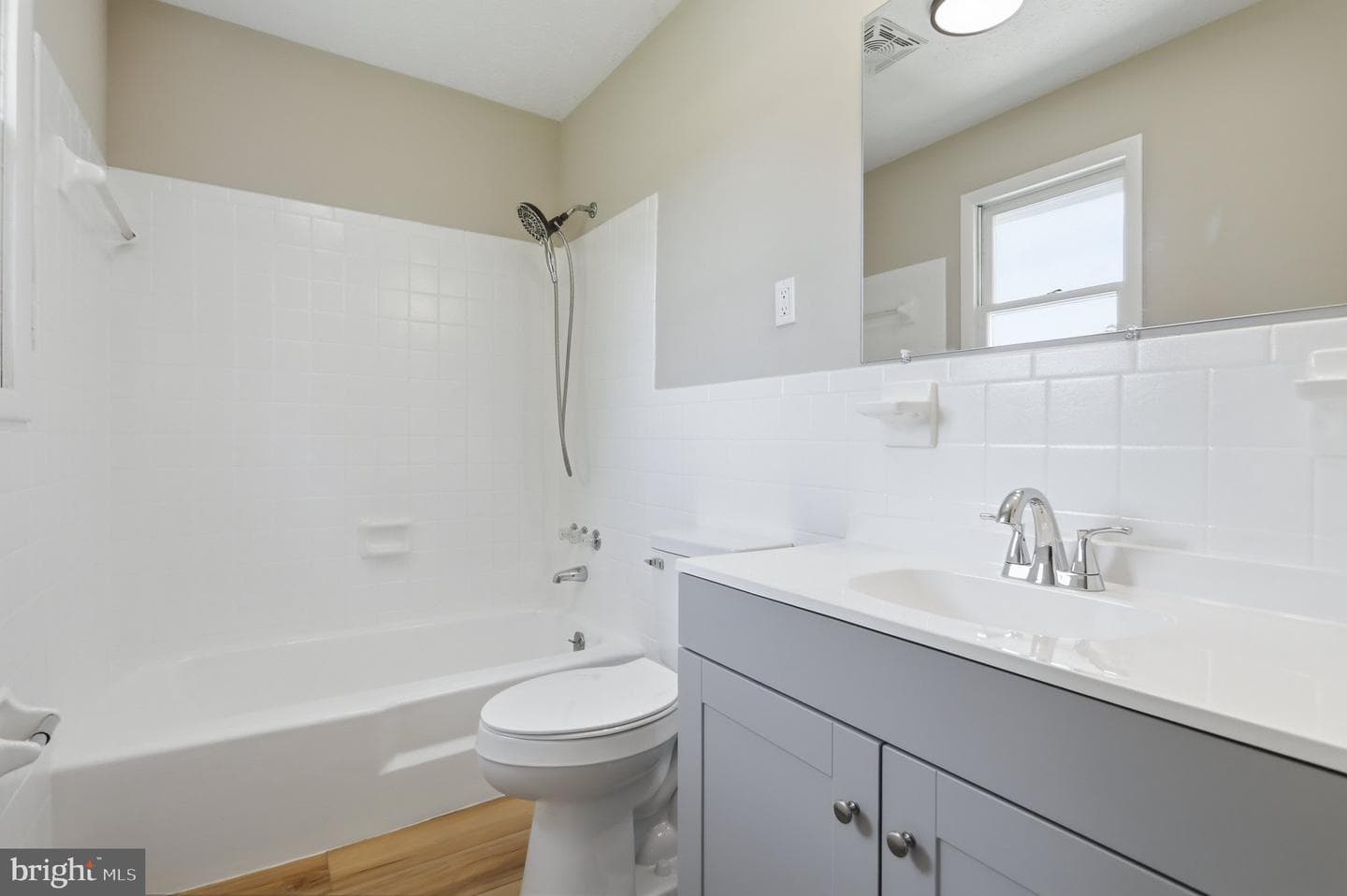 11195 Valley Road photo 18