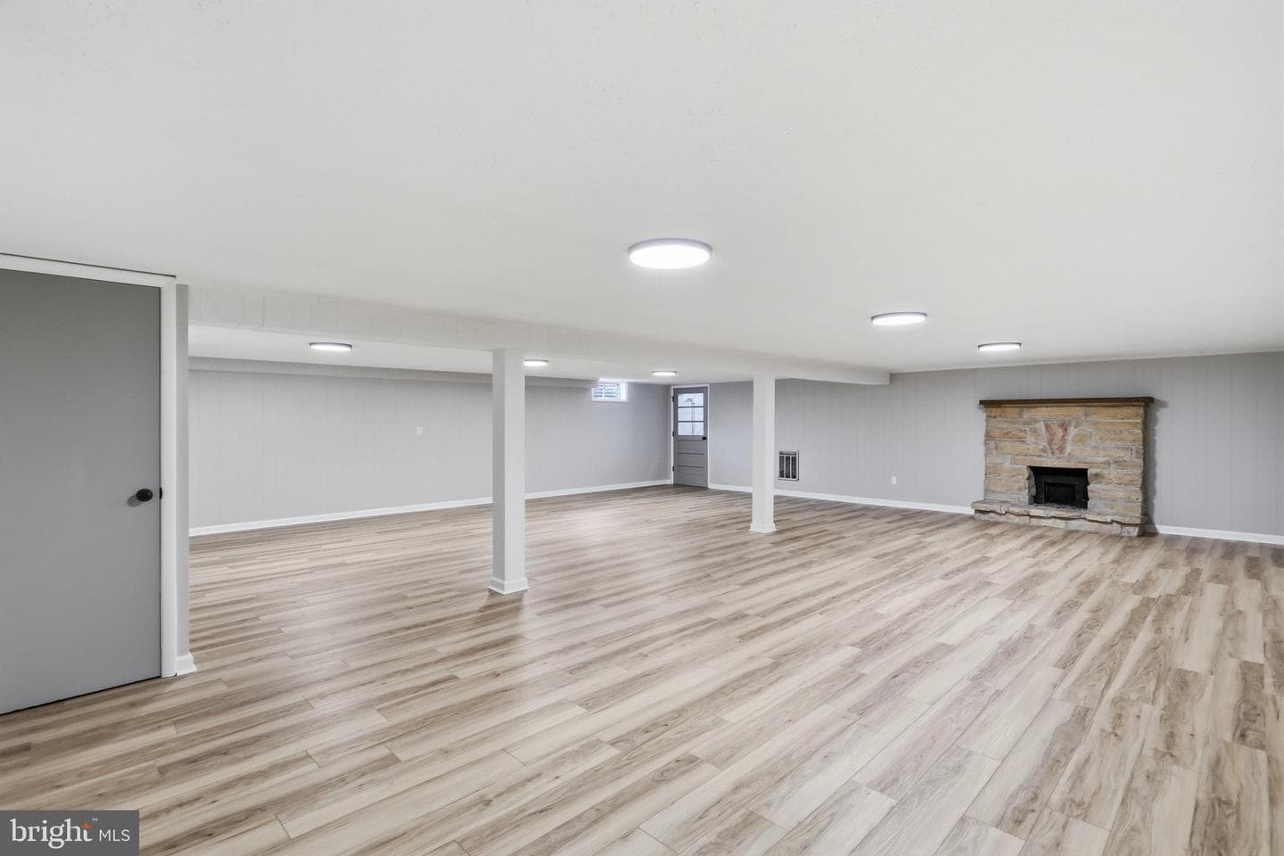 11195 Valley Road photo 24