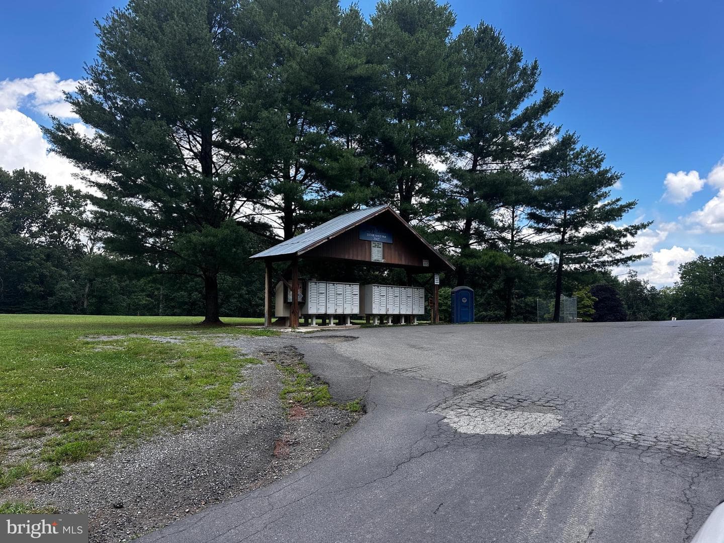 555 Featherbed Lane photo 41