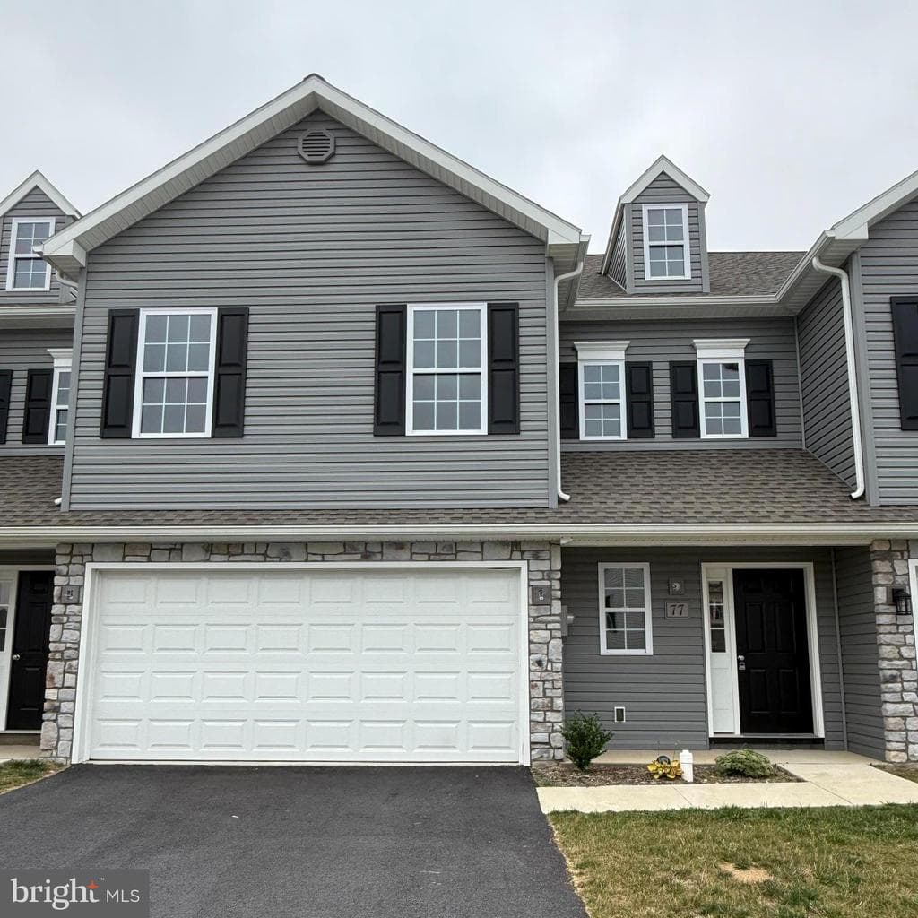 77 Cortland Crossing photo 1