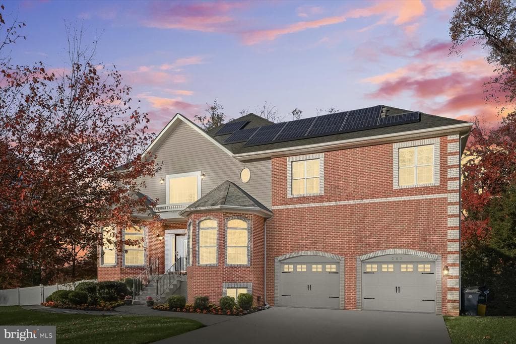 202 Bonhill Drive photo 1