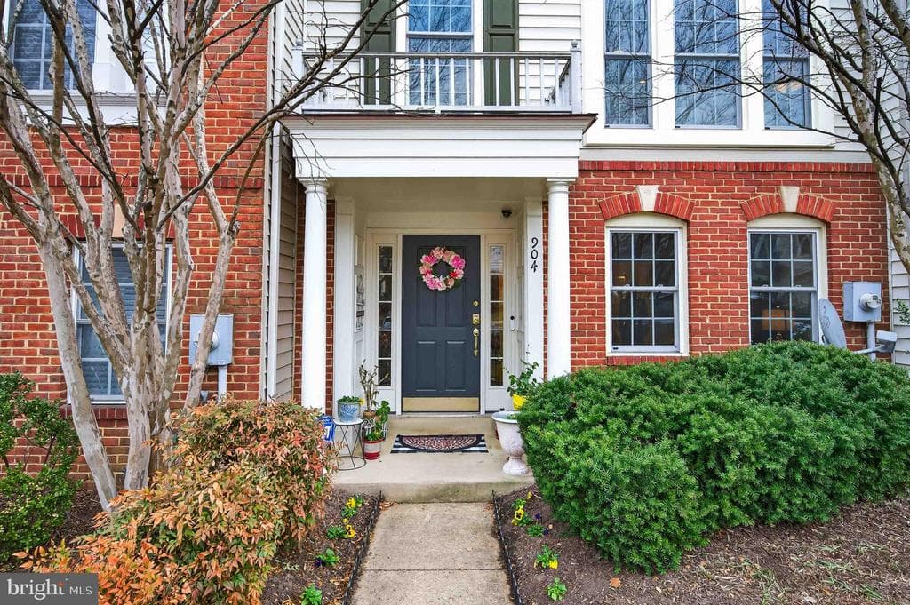 904 Harrison Circle photo 1