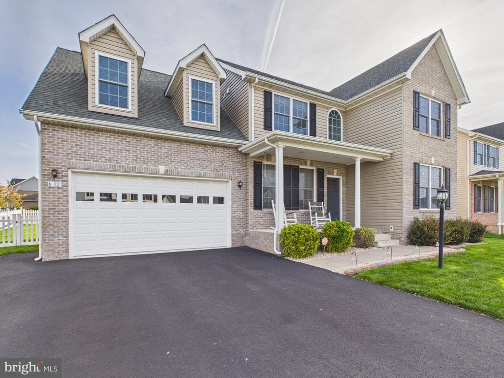 32 Azera Drive photo 1