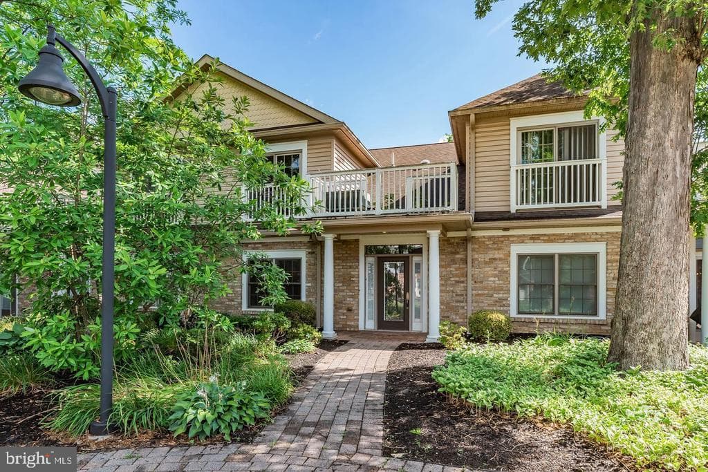 163 High Pointe Drive photo 1