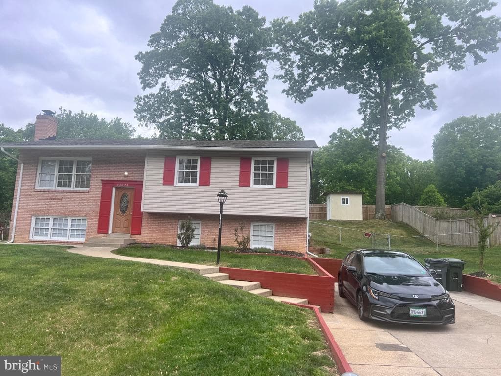 13235 Sturbridge Road photo 1