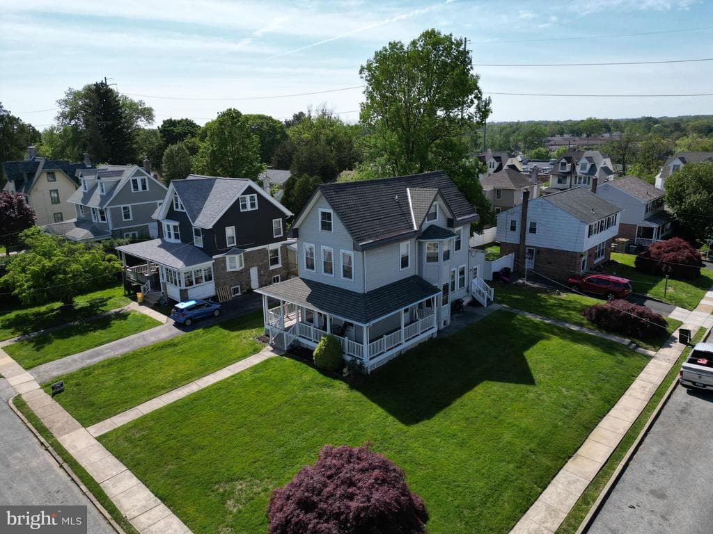 115 Russell Street photo 1