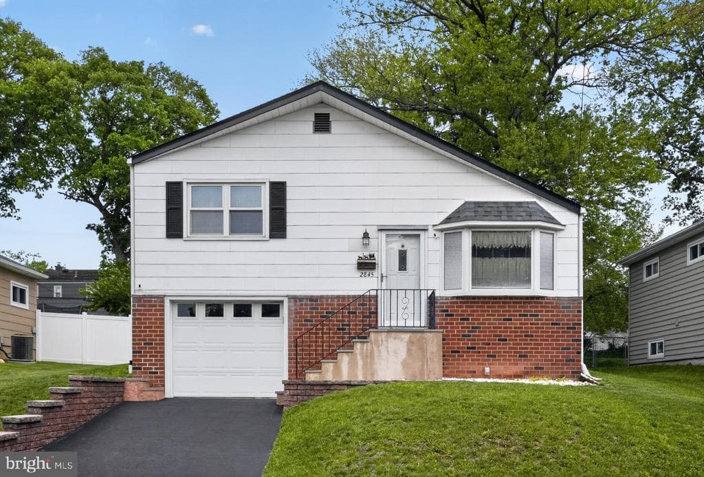 2845 Turner Avenue photo 1