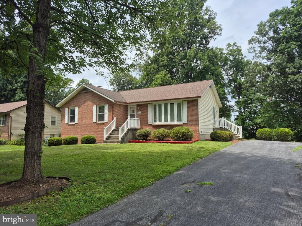 167 Packett Drive, Charles Town