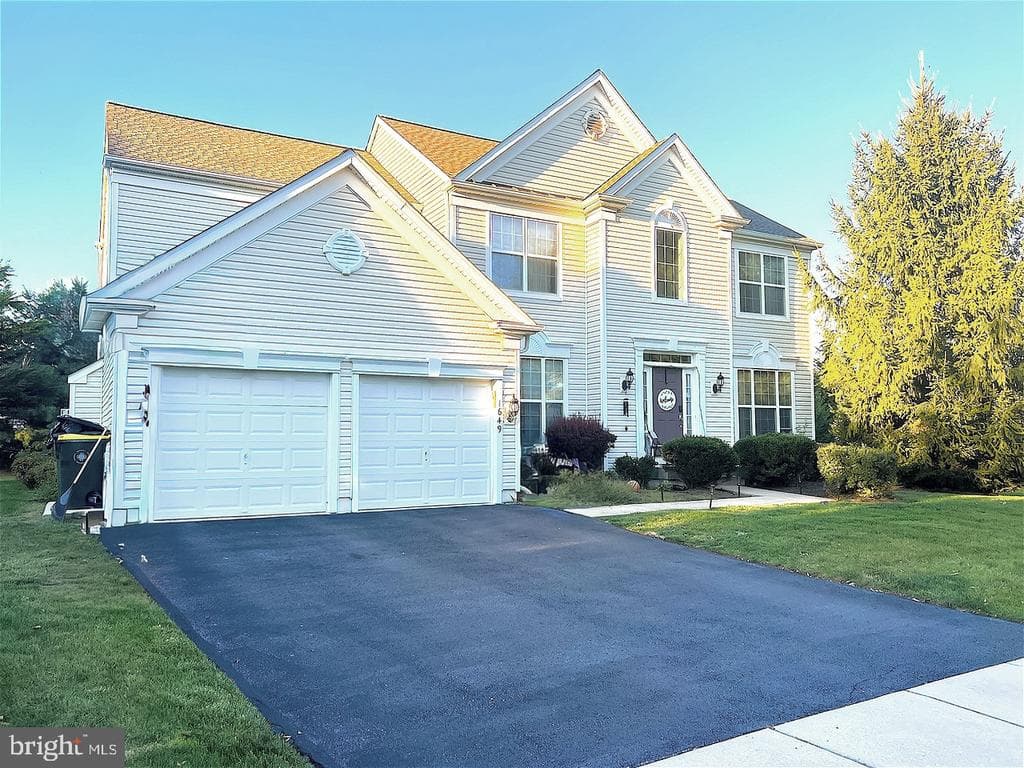 1649 Thorndale Road photo 1