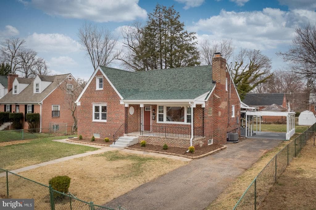 3716 Sylvan Drive photo 1