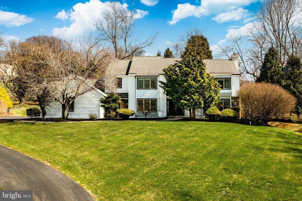 1677 Waterglen Drive photo 1