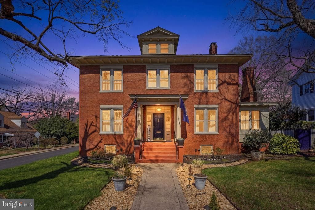 222 W Park Avenue photo 1