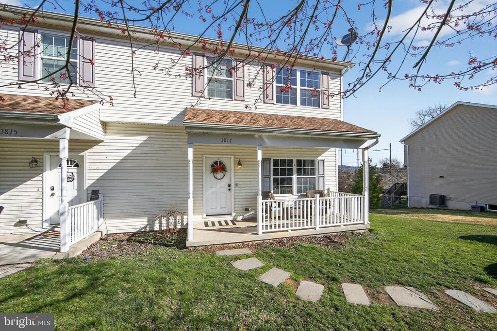 3817 Hazelwood Avenue photo 1