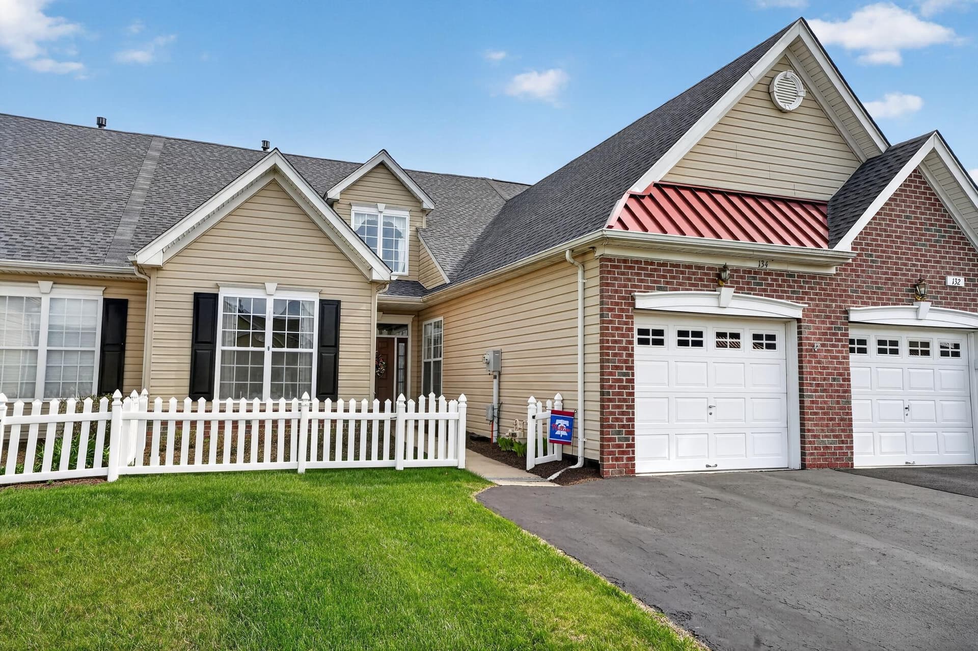 134 Devonshire Way photo 1