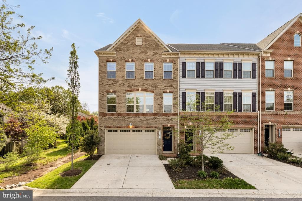 17810 Thomas Village Lane photo 1