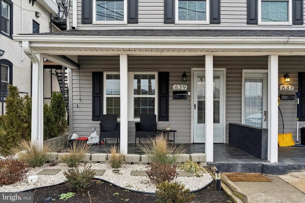 639 Old Elm Street photo 1