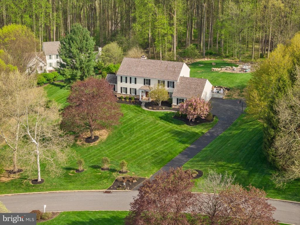 132 Three Ponds Lane photo 1