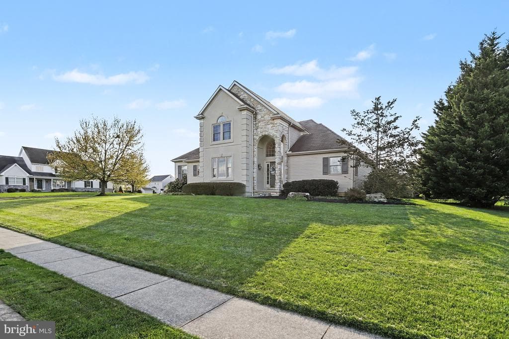 527 Florin Avenue photo 1