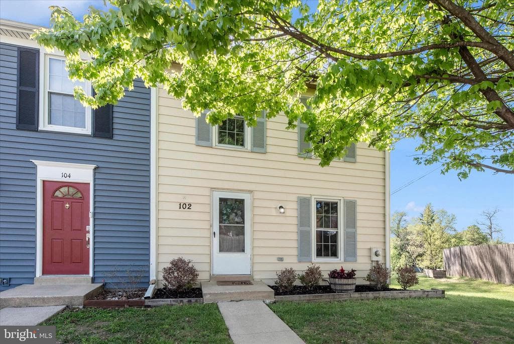 102 Hoff Court photo 1