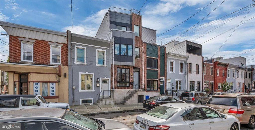 2404 Federal Street photo 1