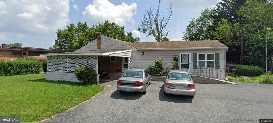 3799 Chestnut Street photo 1