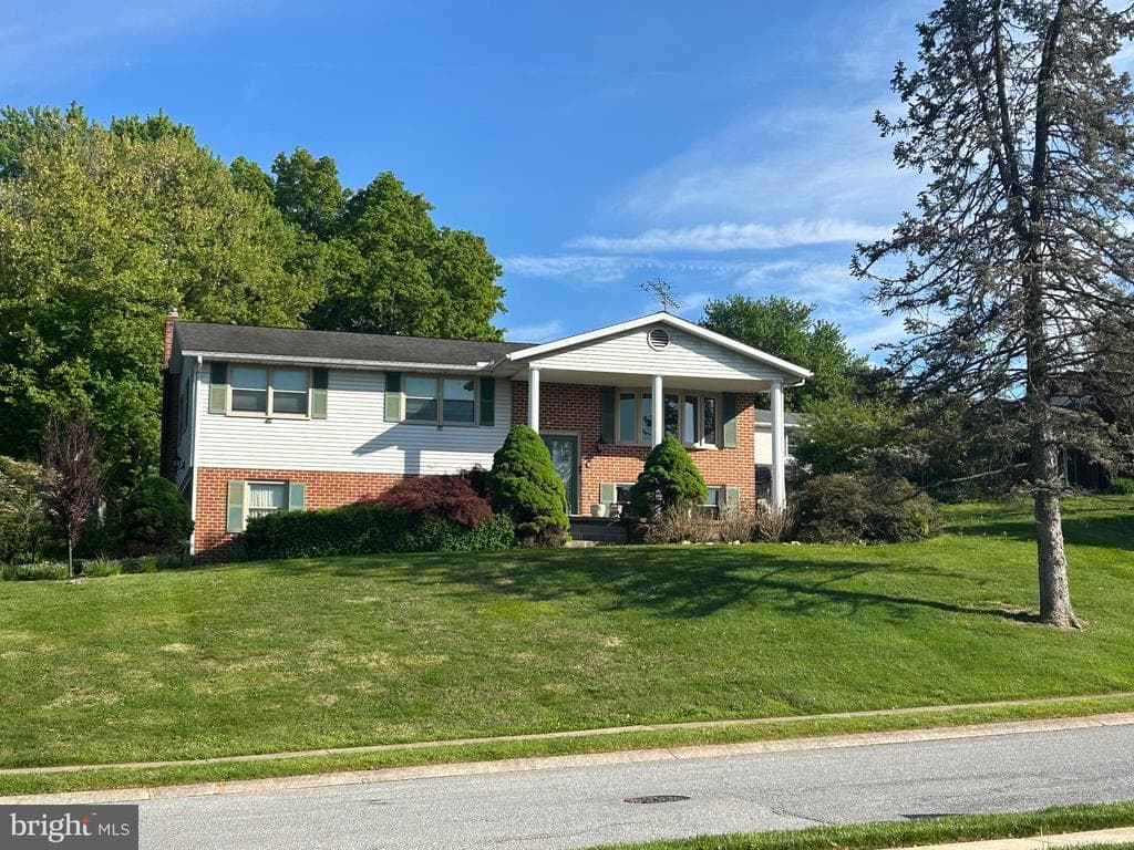 2950 Lehigh Road photo 1