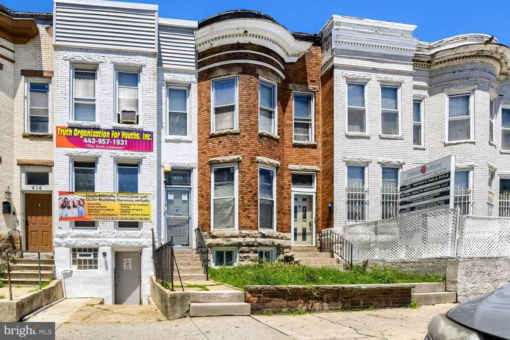 416 E 25th Street photo 1