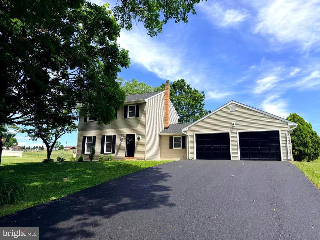 23 Sherrard Drive photo 1