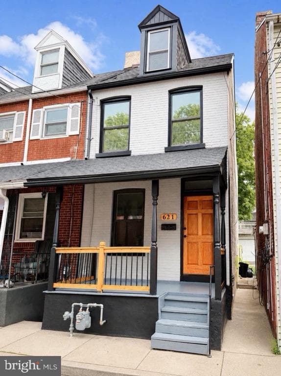 621 Lake Street photo 1