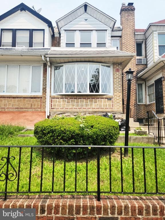 1853 Widener Place photo 1