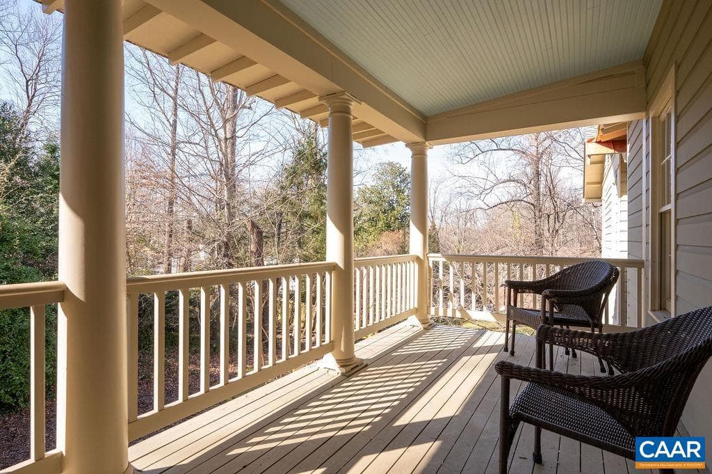907 Cottage Ln photo 10