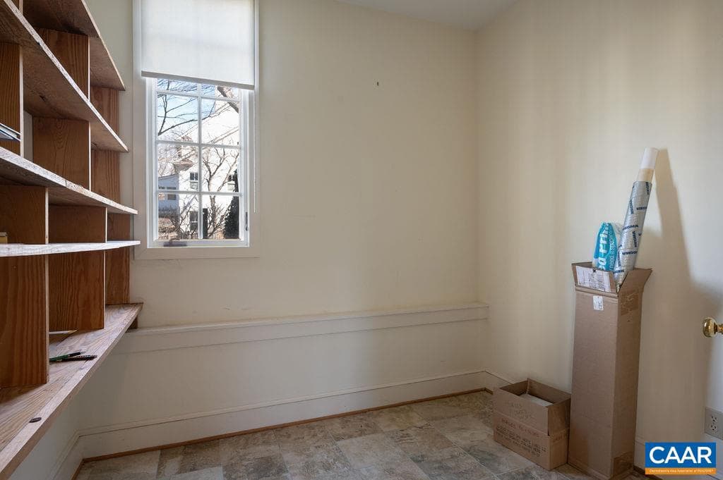 907 Cottage Ln photo 23